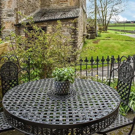 East Stonelea * Aysgarth