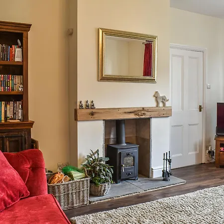 East Stonelea إيسجارث