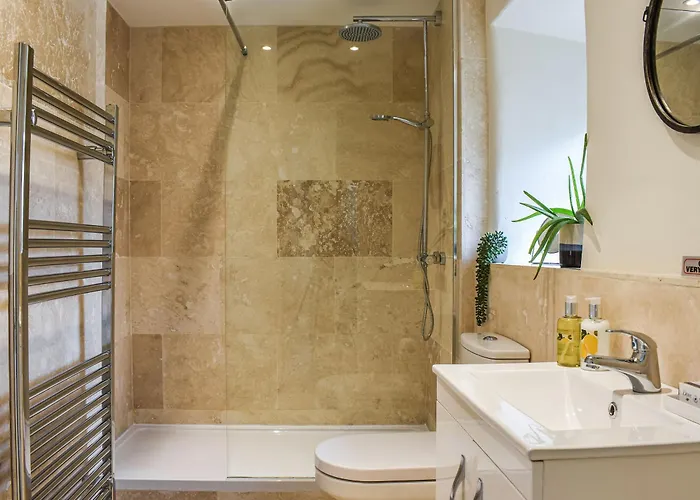 East Stonelea 度假居 *